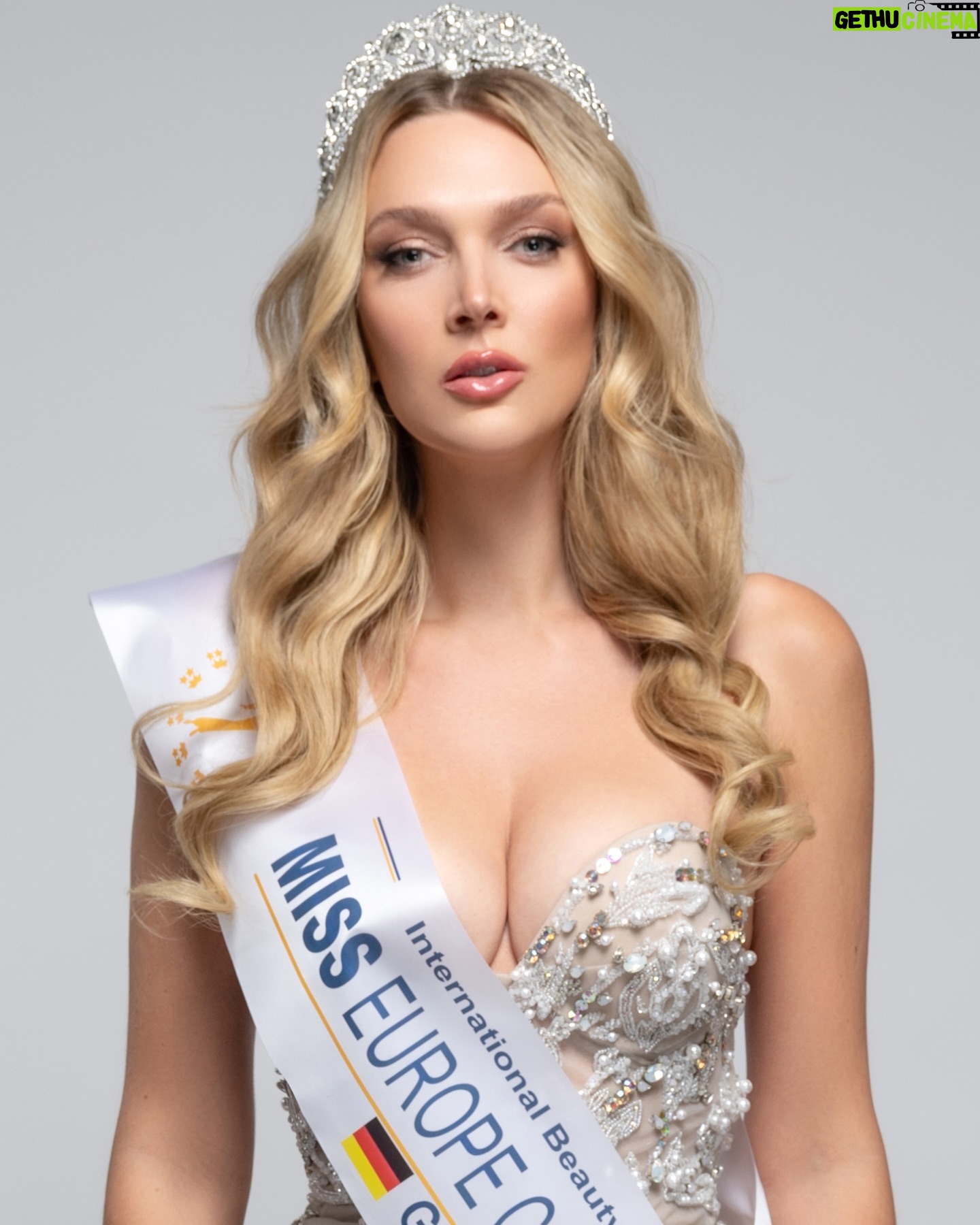 Victoria Jancke - 10K Likes - Miss Europe Germany 2025 ✨ So excited to represent my beautiful country, Germany, at this year’s @misseuropecontinentalofficial competition in Naples, Italy! 🇩🇪✨

Let’s empower women, spread the message of @grow__and_glow_women , and celebrate femininity together. 💖

Catch my interview on the last slide or via the link—can’t wait to share this journey with you all! 🌍💫

#MissEurope2025 #GrownAndGlow #EmpoweredWomen #NaplesItaly
________________________________________________
🇩🇪 Miss Europe Germany 2025 ✨So aufgeregt, mein wunderschönes Heimatland Deutschland bei der diesjährigen Miss Europe Competition in Neapel, Italien, zu repräsentieren! 🇩🇪✨

Lasst uns Frauen empowern, die Botschaft von @grow__and_glow_women verbreiten und gemeinsam die Weiblichkeit feiern. 💖

Schaut euch mein Interview auf der letzten Folie oder über den Link an – ich kann es kaum erwarten, diese Reise mit euch zu teilen! 🌍💫

#MissEurope2025 #GrownAndGlow #EmpoweredWomen #NapoliItalien