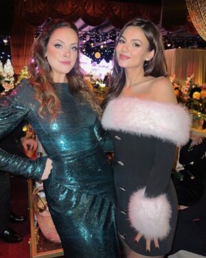 Victoria Justice Instagram - Saw some old friends, made some new 🥰💋
@macfarlaneseth you throw the best holiday party hands down. Thank you again for having me ♥️
(also the song, I had to 😝)