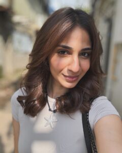 Actress Vidhi Pandya HD Photos and Wallpapers October 2024