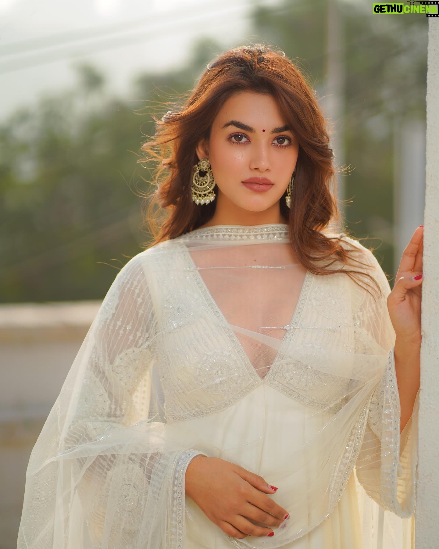 Vidhi Yadav - 305.4K Likes - Wearing: @worldofasra