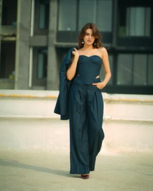 Vidhi Yadav Instagram - ✨
.
Wearing: @worldofasra 
📸: @abhay_r_kirti