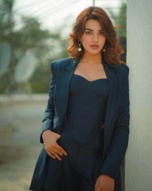 Vidhi Yadav Instagram - ✨
.
Wearing: @worldofasra 
📸: @abhay_r_kirti