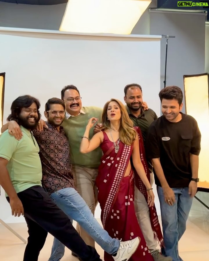 Vidya Malvade - 41K Likes - #SANGEE … in theatres now .
Weekend binge anyone ??
Produced by @yantranafilms and @armoksfilms .
@suprememotionpictures and @satyamjewellers presents
“SANGEE”
Starring
@mrfilmistaani
@isanjaybishnoi
@im_gaurav_more20
@vidyamalavade
@shyamrajpatil
@rohitdashrathrao
@actormartinjishil
@mirajagga
@8ap
Directed by- @director.sumitkulkarni
Producers:
@rbofficial17, @8ap, @pintusaw.official, Monica Prabhudesai, @pratik.thaakur & @director.sumitkulkarni
Co-Producer - Lalasaheb Shinde, @rlshinde101 and @rahulchopra108
Story, Screenplay & Dialogues- @vijaysinhthopte
Creative Producer- @ravindra.sarowar
Investor - @_shiv_lokhande_ @rutujaaaaapatil
Associate Producer - @deepalikarmuse @sagarbombleindia @hira_man_11 @kayum9513
Executive Producer- @hemgudepratik10 / @filmmaker_sudhir_bhalerao
DOP- @s0paan
Marketing - @ShashankKulkarni31
Art Director- @akshay_ambekar_artdirection
Costume Designer- @gayatrichakradeo
Makeup Designer- @its_siddhi_artistry
Associates Director- @yogi_marathimulga
Assistant Directors- @onkar.7070 , @siddhi_marne , @sonalsingh.06 @d_akkshay_07
Production Head- @the_ultimate_shehzadi
Editor- @hemant.vansh
Sound Design- Sujit Shingare
Vfx- Asaraf Shaikh
Original BG Score- @anurag_mg
Re-recording Mixer- @sujit.shingare
Sound Design- Utsav Mistry
Singer- @acoustic_manojm
Music- @prajmusic
DI Colorist- Bhushan Sahastrabuddhe
Marketing- @shashankkulkarni31 @amol.karambe
Publicity design - @lokisstudio
PR - Audumber entertainment
Visual Promotion - @promoshop_in
Digital Promotion - @sociohub.media
#sangeeposter #BollywoodFilm #NewRelease #17Jan2025 #BigScreenMagic #Sangee #SangeeMovie #newmovie
#Seeyouatthemovies