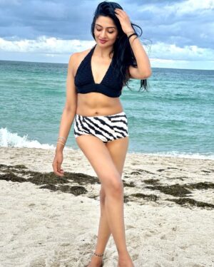 Vimala Raman Instagram - Ocean hair, salty air, not a care, take me there 🌊😎
.
.
.
#miamibeach #miami #beachlife #tb #travelgoals #beachstyle #love #takemeback #actor #actress #vimalaraman