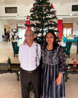 Vinodhini Vaidynathan Instagram - It’s my favourite time of the year again! Wishing everyone a happy holidays!