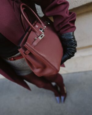 Virginie Conte Instagram - Je peux littéralement porter ce look tous les jours Burgundy   no pants 🍇