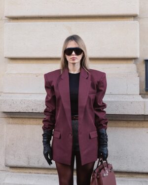 Virginie Conte Instagram - Je peux littéralement porter ce look tous les jours Burgundy   no pants 🍇