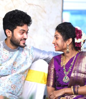 Vishnu Priya Instagram - Us 💜💜💜💜🧿🧿🧿🧿🧿🧿 
.
📸: @rs_clicks95 ♥️
.
Saree : @vinayakasilks24 ♥️ 
.
#candid #candidphotography #photographer #photography #engagement #family #happyus #love #spreadlove #spreadpositivity #sidshnu #subscribe #thankyou