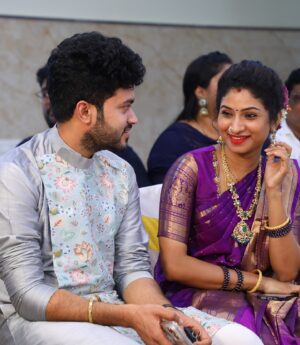 Vishnu Priya Instagram - Us 💜💜💜💜🧿🧿🧿🧿🧿🧿 
.
📸: @rs_clicks95 ♥️
.
Saree : @vinayakasilks24 ♥️ 
.
#candid #candidphotography #photographer #photography #engagement #family #happyus #love #spreadlove #spreadpositivity #sidshnu #subscribe #thankyou