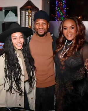 Vivica A. Fox Instagram - GM Dawlings! #AboutLastNite @netflix AWESOME celebration for @iamjamiefoxx "What Had Happened Was" FUNTIMES with AMAZING @anthonyanderson @billbellamy @deraydavis @meagangood #JohnathanMajors & more! Viv's Rocking @jeanpaulgaultier dress @dolcegabbana shoes @shoprocknot ZodiacNecklace @simoneismith hoops @lorraineschwartz bracelets Makeup/Pix @chenoarunningfox Hair @kenyaonhair #LifeIsGood #GodIsGood #Blessed #Respect #GurlPower #VivicaFoxHair #TeamVivica #TeamFox #MyGrindDontStop #LegitimateCareers #BossMoves #LoveWins #Actors #Producers #FILMLIFE #ClassicBadChicks 🔥👏🏾🫅🏽👸🏽🤑👏🏾🔥