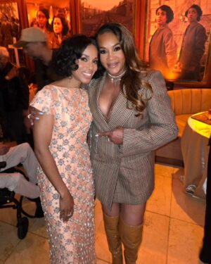 Vivica A. Fox Instagram - GM Dawlings! #AboutLastNite Went to @netflix Premiere "The Six Triple  Eight" Starring the AMAZING & TALENTED @kerrywashington Directed by @tylerperry DAWLINGS THIS FILM IS A MUST SEE!! FUNTIMES with FABULOUS @mstinaknowles @iamlelarochon @jayreeves7 @therealswizzz #BigSean & family @comiclonilove @flytetymejam BFF/Publicist @abjcoleman & more! Viv's Rocking @driesvannoten coatdress Thanks @rules2bfollowed @phillippleine boots @candyicejewelry @balenciaga bag Makeup/Pix @chenoarunningfox Hair @kenyaonhair #LifeIsGood #GodIsGood #Blessed #Respect #GurlPower #VivicaFoxHair #TeamVivica #TeamFox #MyGrindDontStop #LegitimateCareers #BossMoves #LoveWins #Actors #Producers #FILMLIFE #BlackExcellence #ClassicBadChicks 🔥👸🏽🫅🏽🎬🤑🔥