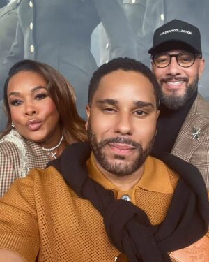 Vivica A. Fox Instagram - GM Dawlings! #AboutLastNite Went to @netflix Premiere "The Six Triple  Eight" Starring the AMAZING & TALENTED @kerrywashington Directed by @tylerperry DAWLINGS THIS FILM IS A MUST SEE!! FUNTIMES with FABULOUS @mstinaknowles @iamlelarochon @jayreeves7 @therealswizzz #BigSean & family @comiclonilove @flytetymejam BFF/Publicist @abjcoleman & more! Viv's Rocking @driesvannoten coatdress Thanks @rules2bfollowed @phillippleine boots @candyicejewelry @balenciaga bag Makeup/Pix @chenoarunningfox Hair @kenyaonhair #LifeIsGood #GodIsGood #Blessed #Respect #GurlPower #VivicaFoxHair #TeamVivica #TeamFox #MyGrindDontStop #LegitimateCareers #BossMoves #LoveWins #Actors #Producers #FILMLIFE #BlackExcellence #ClassicBadChicks 🔥👸🏽🫅🏽🎬🤑🔥