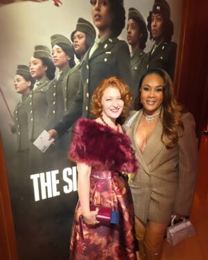 Vivica A. Fox Instagram - GM Dawlings! #AboutLastNite Went to @netflix Premiere "The Six Triple  Eight" Starring the AMAZING & TALENTED @kerrywashington Directed by @tylerperry DAWLINGS THIS FILM IS A MUST SEE!! FUNTIMES with FABULOUS @mstinaknowles @iamlelarochon @jayreeves7 @therealswizzz #BigSean & family @comiclonilove @flytetymejam BFF/Publicist @abjcoleman & more! Viv's Rocking @driesvannoten coatdress Thanks @rules2bfollowed @phillippleine boots @candyicejewelry @balenciaga bag Makeup/Pix @chenoarunningfox Hair @kenyaonhair #LifeIsGood #GodIsGood #Blessed #Respect #GurlPower #VivicaFoxHair #TeamVivica #TeamFox #MyGrindDontStop #LegitimateCareers #BossMoves #LoveWins #Actors #Producers #FILMLIFE #BlackExcellence #ClassicBadChicks 🔥👸🏽🫅🏽🎬🤑🔥