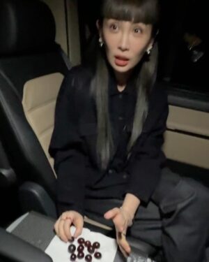 Waa Wei Instagram - Happy New Year 🎊
期待葡萄在2025年帶來的威力～