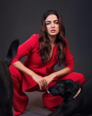 Wamiqa Gabbi Instagram - Premiqa aur premikaayein ♥️ #MilieJulie 
………………………………………………..
Outfit - @achinbindlishofficial 
Hair - @sajzdot 
Makeup - @vaishnavisingh2.0 
Styling - @who_wore_what_when 
Photography- @amannagoshe