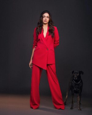 Wamiqa Gabbi Instagram - Premiqa aur premikaayein ♥️ #MilieJulie 
………………………………………………..
Outfit - @achinbindlishofficial 
Hair - @sajzdot 
Makeup - @vaishnavisingh2.0 
Styling - @who_wore_what_when 
Photography- @amannagoshe