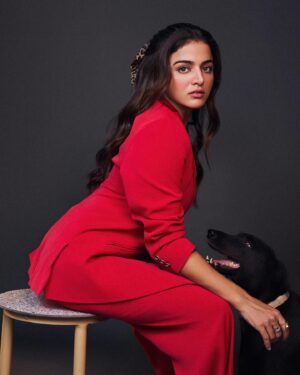 Wamiqa Gabbi Instagram - Premiqa aur premikaayein ♥️ #MilieJulie 
………………………………………………..
Outfit - @achinbindlishofficial 
Hair - @sajzdot 
Makeup - @vaishnavisingh2.0 
Styling - @who_wore_what_when 
Photography- @amannagoshe