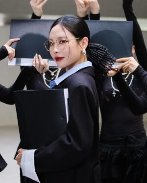 Wang Feifei Instagram - [OMW!]MV image
2024.12.29 Coming soon~☎️
