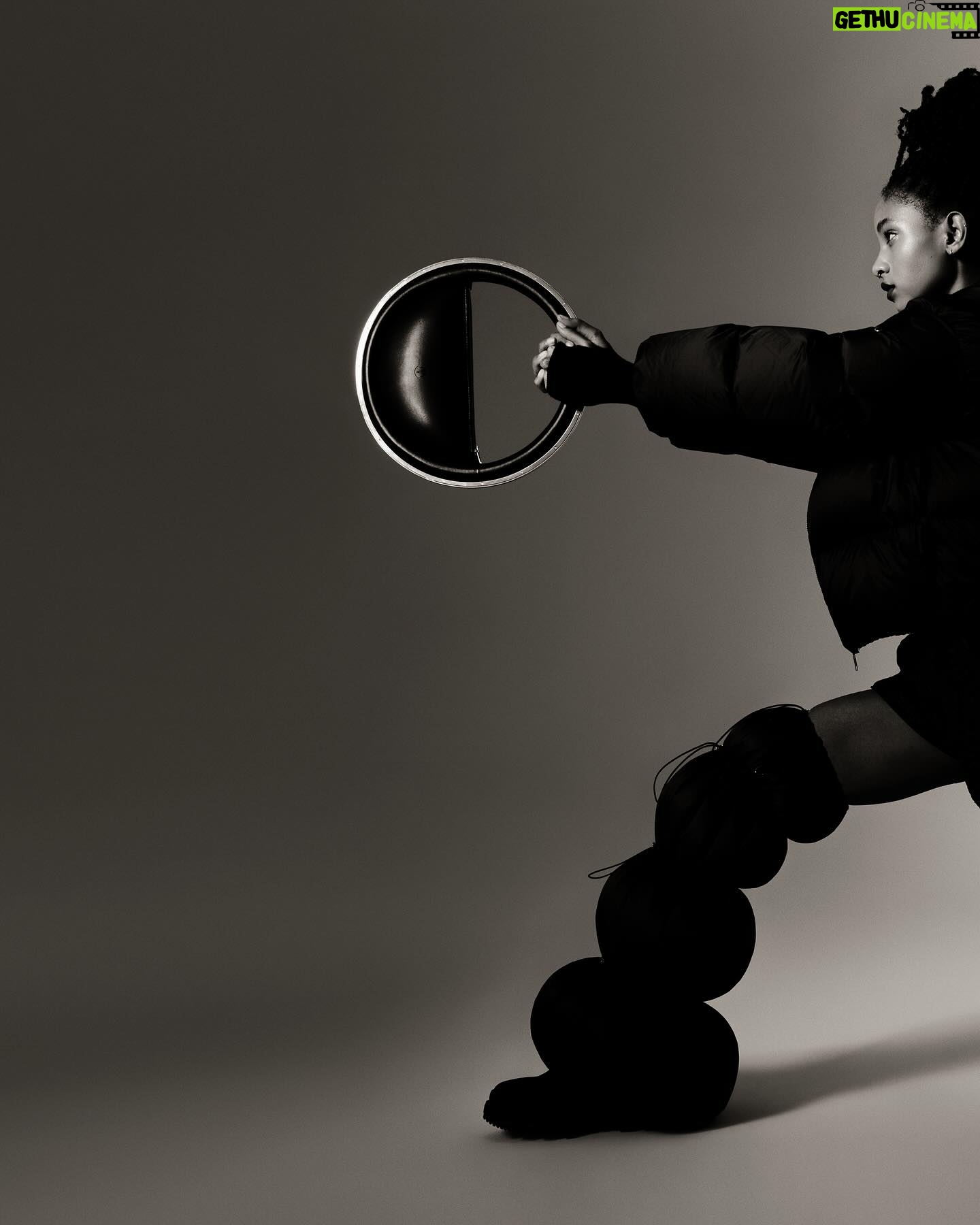 Willow Smith - 95.4K Likes - “I wanted to create a world, not just an aesthetic.” @willowsmith
Discover the world according to Moncler x Willow Smith, now on moncler.com.
@willowsmith
#MONCLERGENIUS
#MONCLERWILLOWSMITH