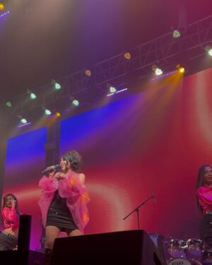 Xefer Rahman Instagram - First time performing “Jhumka” for the most amazing crowd!! What a freaking night! thank you so much guys 💜 @realmuza missed you man!