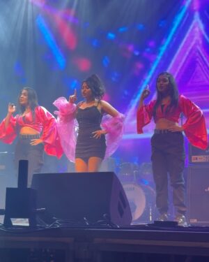 Xefer Rahman Instagram - First time performing “Jhumka” for the most amazing crowd!! What a freaking night! thank you so much guys 💜 @realmuza missed you man!