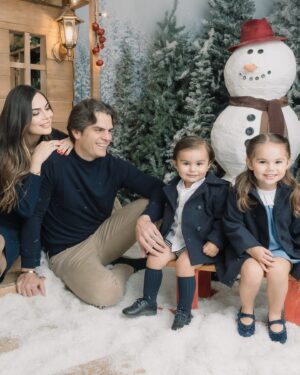 Ximena Navarrete Instagram - Lo máximo @alisgonzalezphotography … Gracias por nuestras fotos navideñas !!!! Nos encantaron 🎄🤍