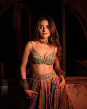 Yashaswinee Raje Singh Instagram - and that’s on diwaloween 🪔🎃 
 
wearing @cedaarandpine 💚 
choker from @aulerthofficial ✨
 
📸 by @cinematicad