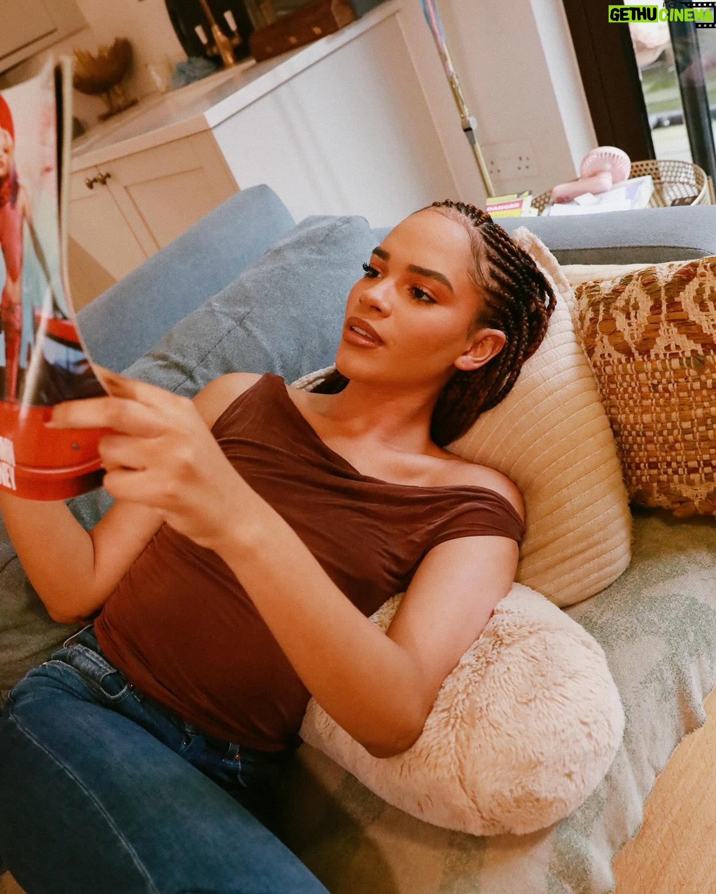 Yasmin Finney - 262.9K Likes - In today’s edition of #10Things, spend a cozy fall day at home in London with actress @yazdemand (Yasmin Finney) reading scripts, strolling through the park with her dog Koko and making a warm cup of tea (with four scoops of sugar, no less). 🐾💗
“My favorite thing about London would be the electricity I get from walking the streets and seeing everyone’s individuality,” says Yasmin. “I just feel like I fit in perfectly.”
Yasmin, who plays the character Elle in “Heartstopper” on @netflixuk, also reflected on her experience filming Season 3, which released this week. “Being able to play the maturity that Elle has this season was so good — because I’m playing myself, basically. I’m kind of maturing with Elle every season.”