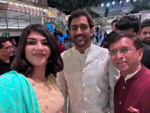 Yastika Bhatia Instagram - What a magical evening ✨😄 

#anantradhikawedding

Hair: @manemaniac_