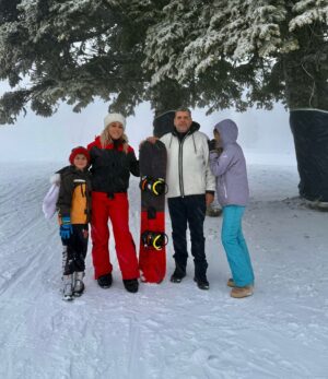 Yeliz Yeşilmen Instagram - 🧿🧿🧿🧿🧿🧿🧿#yelizyeşilmen #uludağ #instagram #instfood #fyp #family #snow #öneçıkar #keşfet