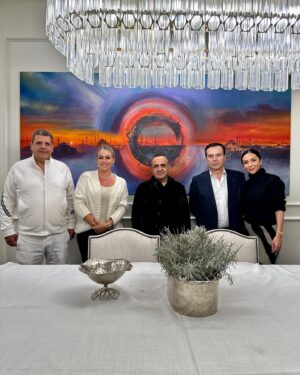 Yeliz Yeşilmen Instagram - Aile dostlarımızın çitfliginde muhteşem bir haftasonu geçirdik herşey için çok teşekkürler Kürşat abim değerli eşi belmacım misafir perverliğiniz  için çok teşekkürler ve son misafir değerli ressamımız ismail Acar ile derin kıymetli sohbet harikaydı  #yelizyeşilmen