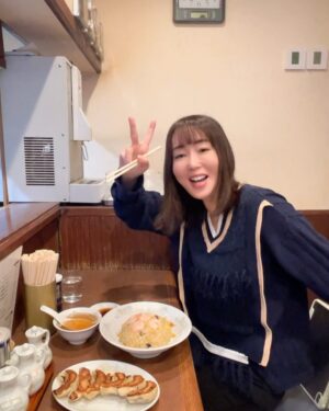 Yoko Hikasa Instagram - 🍚
町中華を食べた日。

#餃子
#エビチャーハン