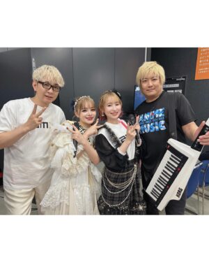 Yoshino Nanjo Instagram - ✴︎
ANIMAX MUSIX2024

✴︎
出演者のみなさまと〜！！（撮れなかった方もいますが😭）
翔太くんとはまたなんちゃってアー写やりました笑
わたしだけ笑ってて失敗した！！ので激加工して雰囲気で誤魔化そうとしてみました‥ので他と質感違うのはそのためです笑

久々にお会いできた方もいたり、おしゃべりできたり、ステージ以外でも本当に楽しい時間をみなさまありがとうございました✨

ほんとに、素敵な世界をお持ちなみなさまとご一緒させていただき、改めてすごい場所だな〜〜と思いました。ありがてぇ！！！

ホントに、素敵で可愛くてカッコいい！

衣装 前田千佳子さん
ヘアメイク @1129kotomi
