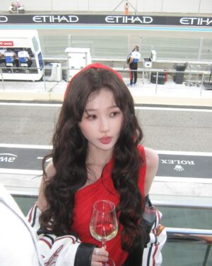 Yu Shuxin Instagram - @visitabudhabi  happy ^ ^ 🏎️#InAbuDhabi