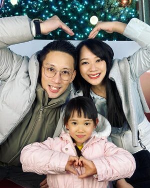 Yuanita Christiani Instagram - Merry Christmas and best wishes for a healthy, happy and peaceful New Year 🎄❤️