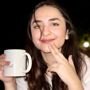 Yumna Zaidi Instagram - Winters ap kab aao gay ? 🧣🧤🧦👢
