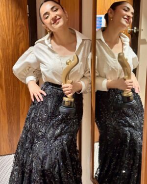Yumna Zaidi Instagram - Cheers to life , Cheers to “ Bakhtawar “
🏆