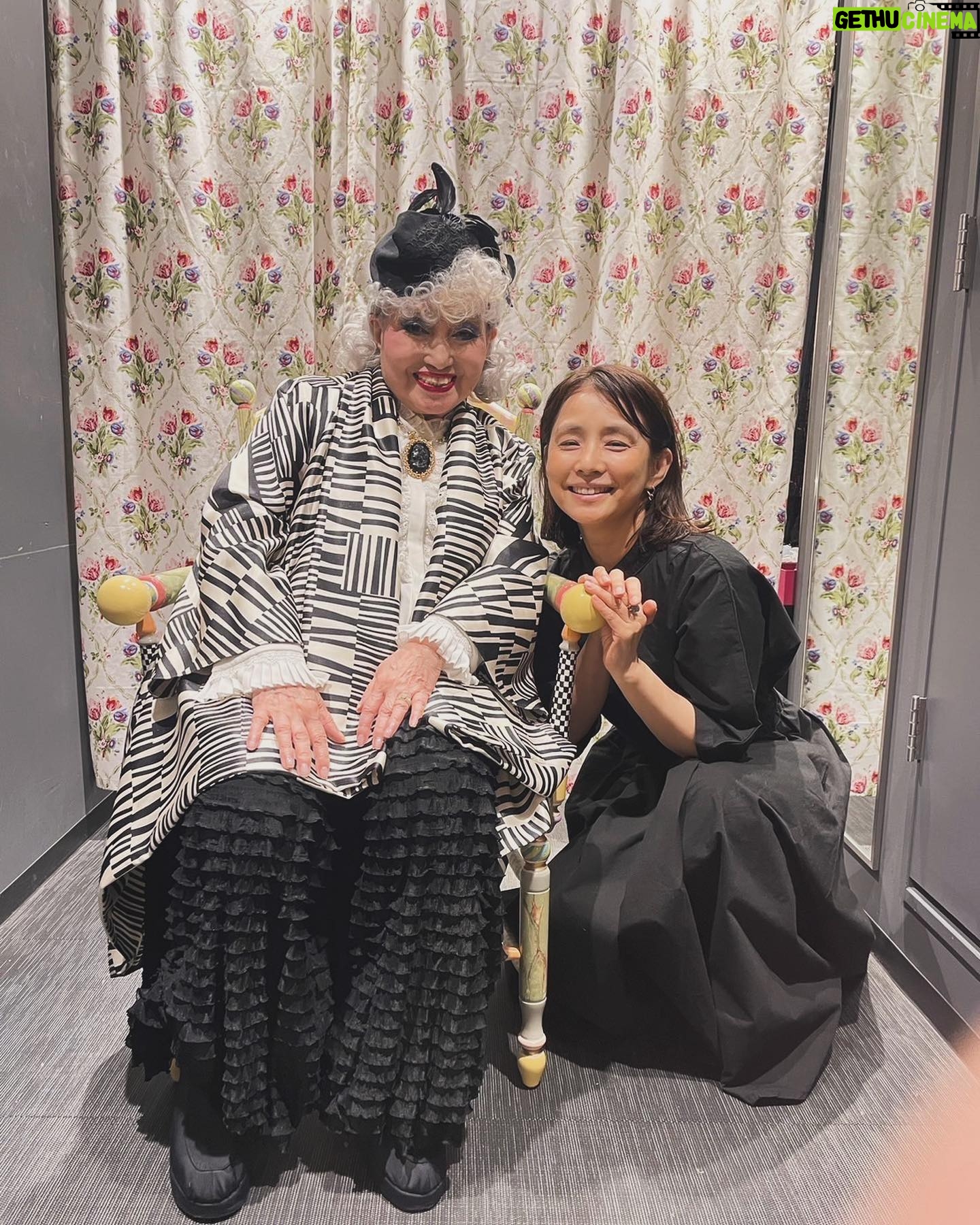 Yuriko Ishida - 206.2K Likes - 黒柳徹子さん。
素敵だった。キラキラしてた🤩
一緒に撮っていただき
ありがとうございます。
2枚目、私とゆかちゃんの嬉しそうな顔…‼️😍✨
#ハロルドとモード