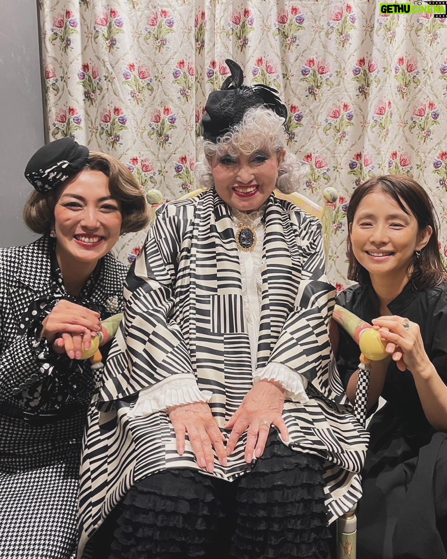 Yuriko Ishida - 206.2K Likes - 黒柳徹子さん。
素敵だった。キラキラしてた🤩
一緒に撮っていただき
ありがとうございます。
2枚目、私とゆかちゃんの嬉しそうな顔…‼️😍✨
#ハロルドとモード