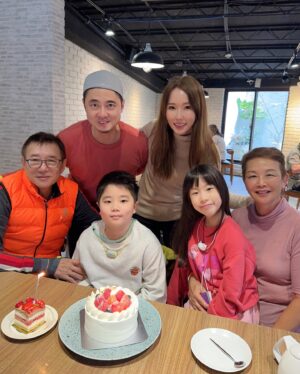 Yvonne Lim Instagram - My dear #happyAJ, can't believe we are celebrating your first double-digit birthday—a whole decade of you! 🥳😍
It’s hard to put into words just how much you mean to me...🤩

From the moment I held you in my arms, you transformed my life in the best way possible. You’ve filled it with endless wonder, laughter, and love. Your smile and laughter has a way of brightening even the darkest days..🌟

Thank you for inspiring me to cook and bake with love, and for being my biggest taste-tester. Watching you enjoy the meals I make is one of my greatest joys because I always want to give you the very best. 💕

You amaze me every single day with your curiosity and your huge heart. You ask the best questions—ones that make me think, laugh, and even sometimes learn right alongside you. I am in awe of your strength and kindness, the way you care about others, and the dreams you’re already beginning to shape.😍

As you step into this exciting new chapter, know that I will always be here—cheering for you, catching you when you fall, and celebrating all your wins. You are my greatest blessing, my most precious gift, and the reason my heart feels so full.❤️

Happy 10th birthday, my sweet boy. I love you to the moon, around the stars, and back a million times over.😘

Thank you to our dear friends for coming together at short notice to celebrate with us. 😘

#AJTurns10
#Firstborn
#FirstDecade 
#FirstDoubleDigits 
#10YearsOfLove 
#ForeverMyBaby
#MySunshine
#MyJoyandHappiness
#KoreanMuscatJellyCheesecake
#MadeWithLove
#BirthdayCake
#Homemade
#生日快乐
#妈妈很爱你
#永远我的宝贝
#平安
#健康
#感恩