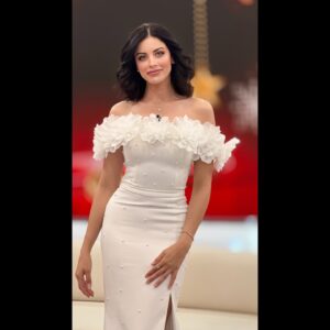 Zahra Habib Instagram - عام سعيد جديد كله فرحة وصحة وتحقيق انجازات 
احبكم وفرحانة بسنة جديدة وياكم 
ويارب هاي السنة نحقق بيها كل أحلامنا واكثر 🩷