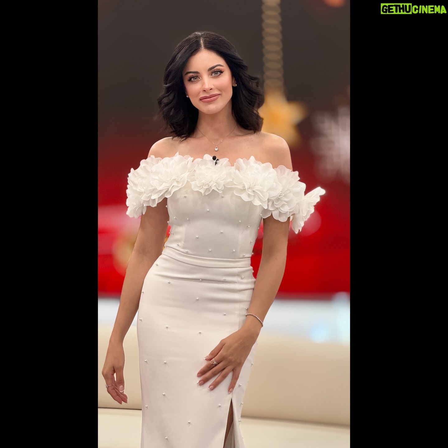 Zahra Habib - 202.4K Likes - عام سعيد جديد كله فرحة وصحة وتحقيق انجازات
احبكم وفرحانة بسنة جديدة وياكم
ويارب هاي السنة نحقق بيها كل أحلامنا واكثر 🩷
