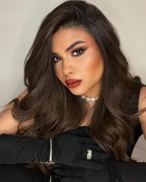 Zainab Ghazi Instagram - البداية لكم والنهاية من اختصاصي سأبدع بلمساتي الاخيره🤌🏻