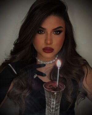 Zainab Ghazi Instagram - It's My Birthday 🎈
Another Candle To Blow 🕯️