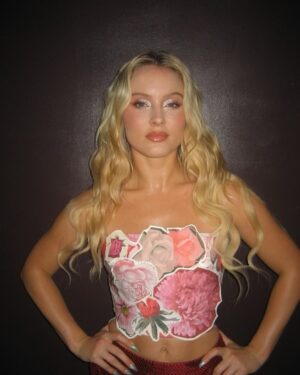 Zara Larsson Instagram - I just want to be part of your s̶y̶m̶p̶h̶o̶n̶y̶ makeup routine 🎶✨ @zaralarsson is glowing at her NYC show in a full face of Maybelline products. MUA: @colbymakeup 
Eyes:
Shadow Blocks Eyeshadow in West 4th and Perry St
Color Tattoo Eye Stix I am powerful
Color Tattoo Cream Eyeshadow in shade Socialite
Shy high mascara waterproof
 
Face
Instant age rewind concealer
Sunkisser Blush in Blazing Blush and Downtown Rush
 
Lips
Lifter liner in shade on it
Lifter gloss in shade reef