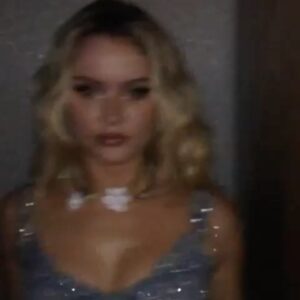 Zara Larsson Instagram - No because wtf IS happening? Puss puss Boston/DC. New Merch
