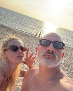 Zeta Makrypoulia Instagram - Όχι που δεν θα έβρισκα το καλοκαίρι..!!😎
Το ταξίδι στο Βιετνάμ, είναι ένα σκοτσέζικο ντους, στις αλλαγές του καιρού.. Έχει όλες τις εποχές του χρόνου.
Καλή χρονιά και από το καλοκαίρι παιδιά!!🍍🍉
—————————————————————————————————
@nikosmoutsinas #phuquoc #vietnam #traveller