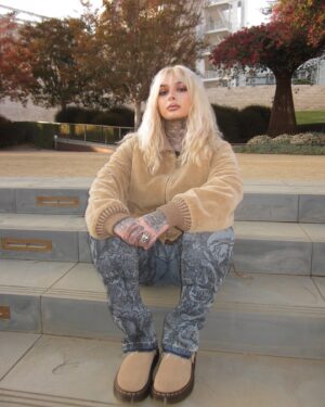 Zhavia Instagram - My fav time of year 🍁🍁🍁 🧡🤎