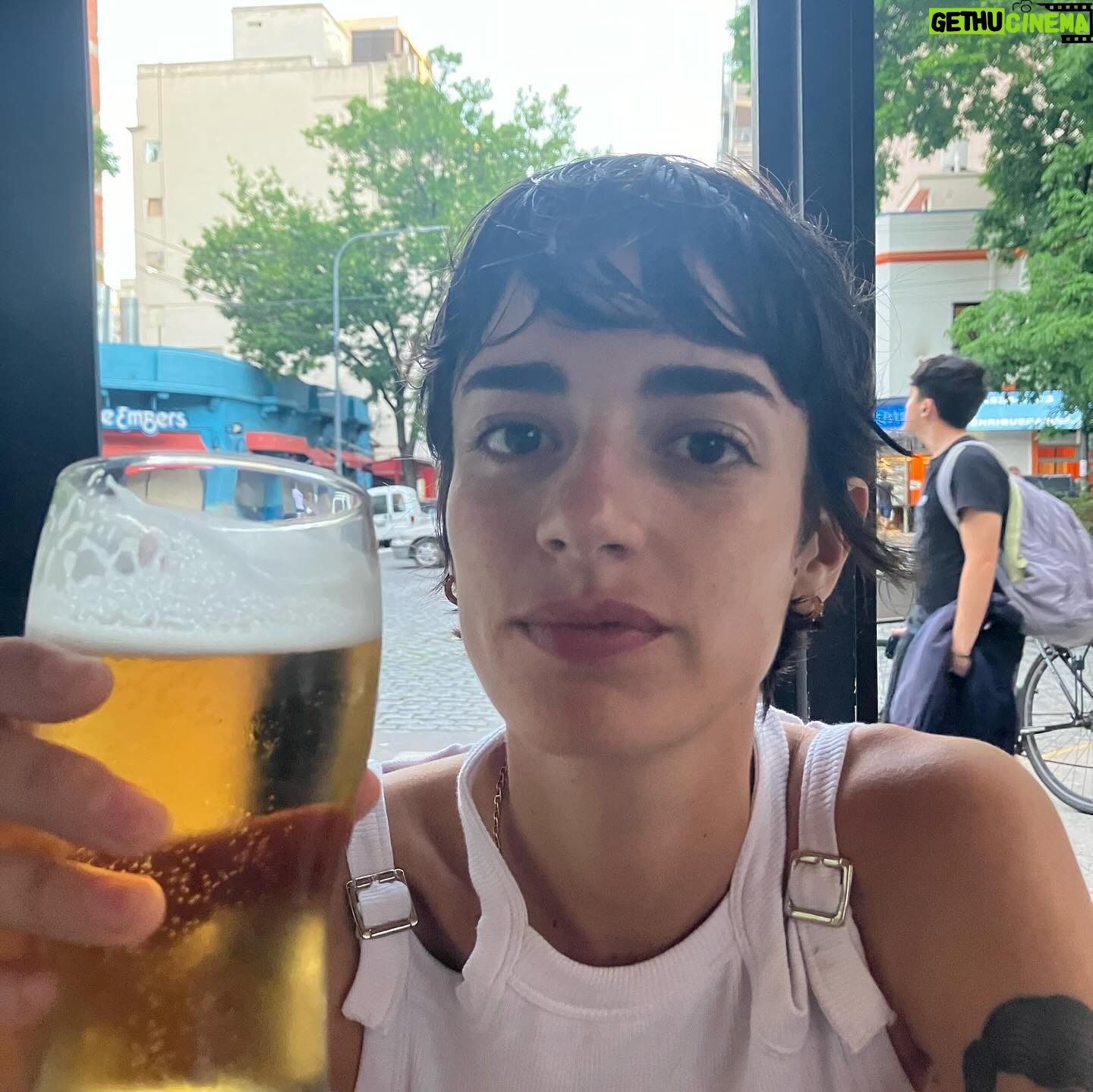 Zoe Gotusso - 39.1K Likes - Hace 10 días salió Cursi,
10 fotos de los días 💋 con amigos de la música
Gracias por escucharlo y seguir escuchándolo.
Los quiero