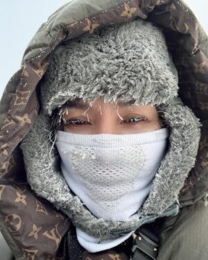Zoe Tay Instagram - ❄️❄️❄️🤍🤍❄️❄️❄️
哈尔滨，黑龙江～雪乡
十里画廊
-22度～冷❄️🥶

Heilongjiang Province, China is China Snow Town: 
The snow town is located in the China Snow Town National Forest Park, in the Harbin Forestry Bureau‘s administration area in Heilongjiang Province. The park is situated at the intersection of the Zhangguangcai Ridge and Laoyeling in the Changbai Mountains. 

#黑龙江十里画廊
#中国雪乡❄️ 
#与家人之旅 
#chinasnowvillage 
#TenMileNaturalGallery
#零下22度c 
#-22°☃️🥶❄️
#frozen 
#雪景色 
#雪花飘飘北风萧萧 
#snowpark 
#东北之旅🇨🇳 
#新加坡
#佐左伊趴趴走

#ZoeTay #鄭惠玉 #惠声玉影 #佐伊の語